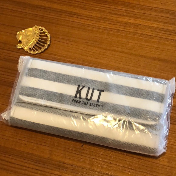3/$20. Slim folding wallet, Kut from the kloth - Picture 2 of 4